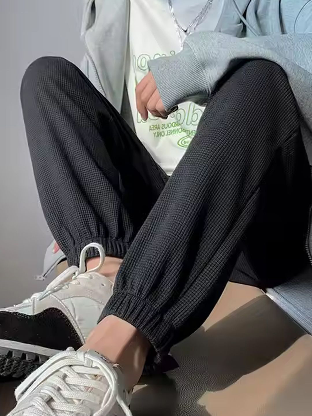 

StyleCast Women Printed Trousers, Black