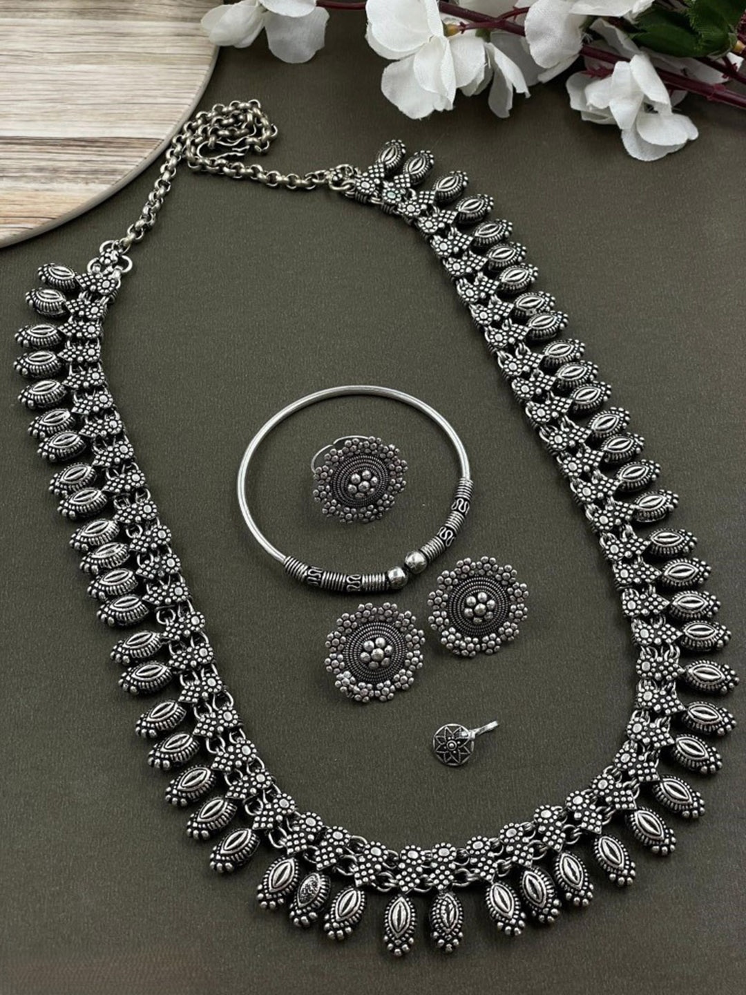 

NAMAN ARTS Silver Plated Oxidised Jewellery Set