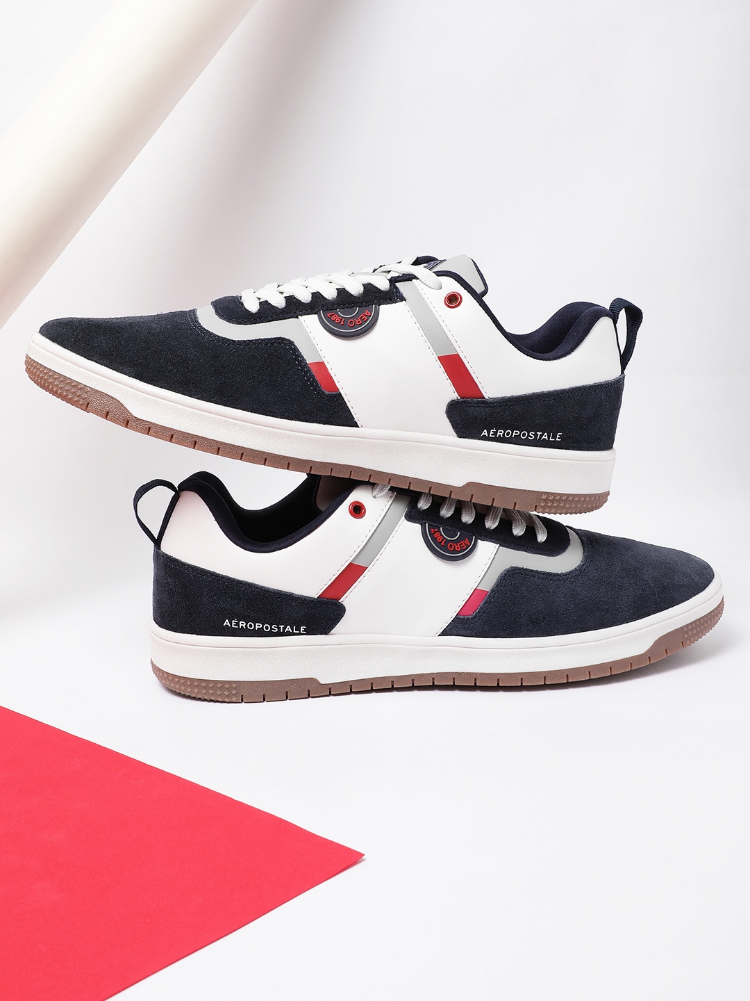 

Aeropostale Men Colourblocked Sneakers, Navy blue