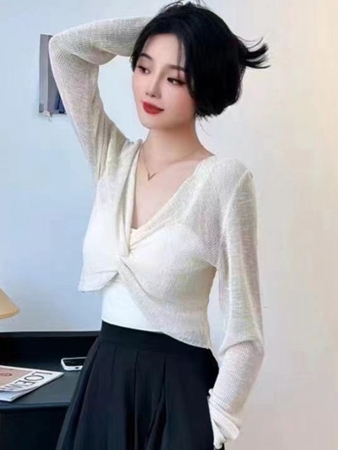 

KPOP Women V-Neck Long Sleeves Top, White