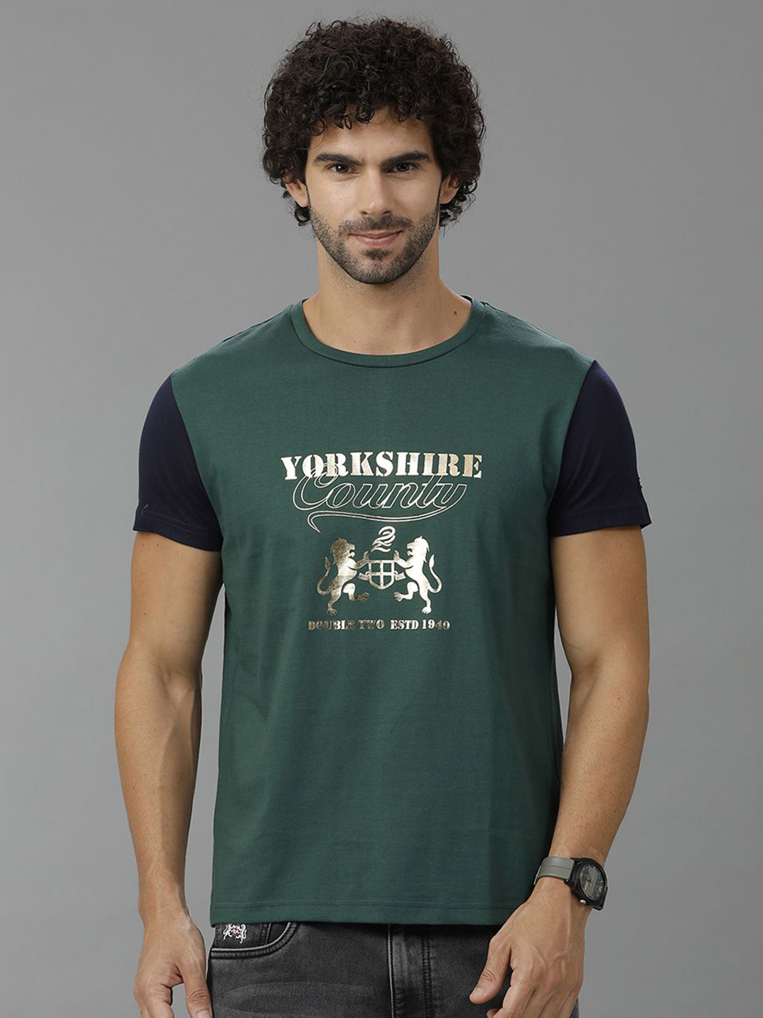 

Double Two Men Avengers Printed Applique Slim Fit T-shirt, Green