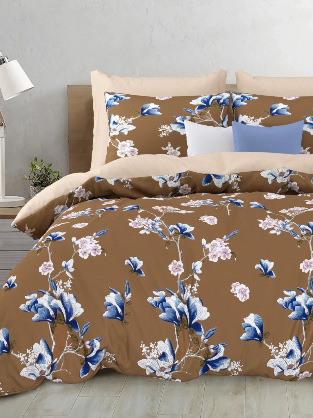 

LIVING ROOTS Beige & Pink 210 TC King Bedsheet with 2 Pillow Covers