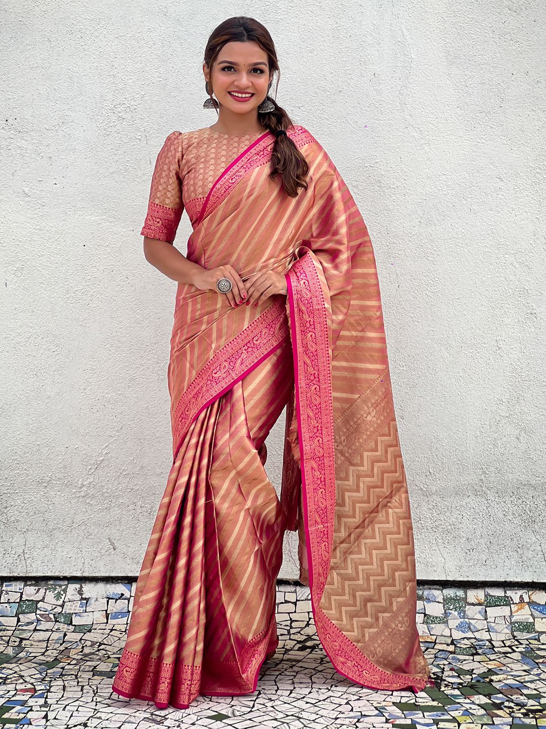 

Panzora Woven Design Zari Banarasi Saree With Unstitched Blouse Piece, Pink