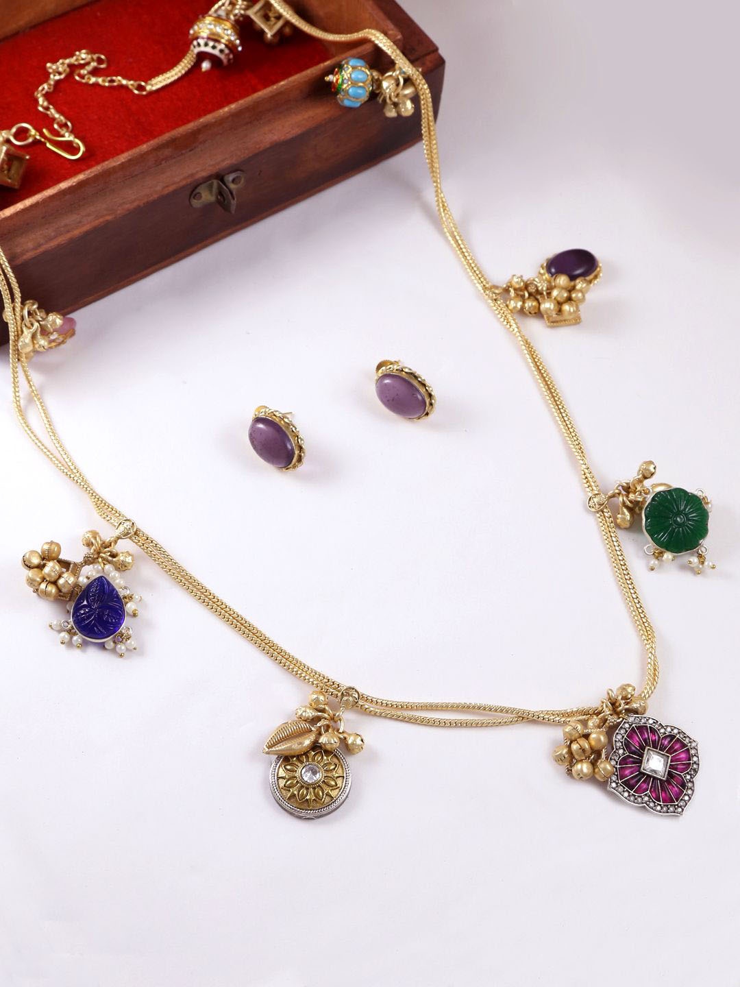 

Yinara Gold-Plated Stone Studded Necklace & Earrings