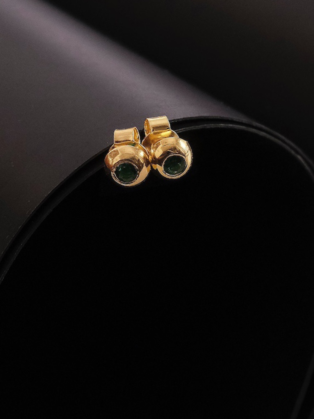 

Anushka Jain Jewellery 925 Sterling Silver Gold-Plated Classic Studs Earrings