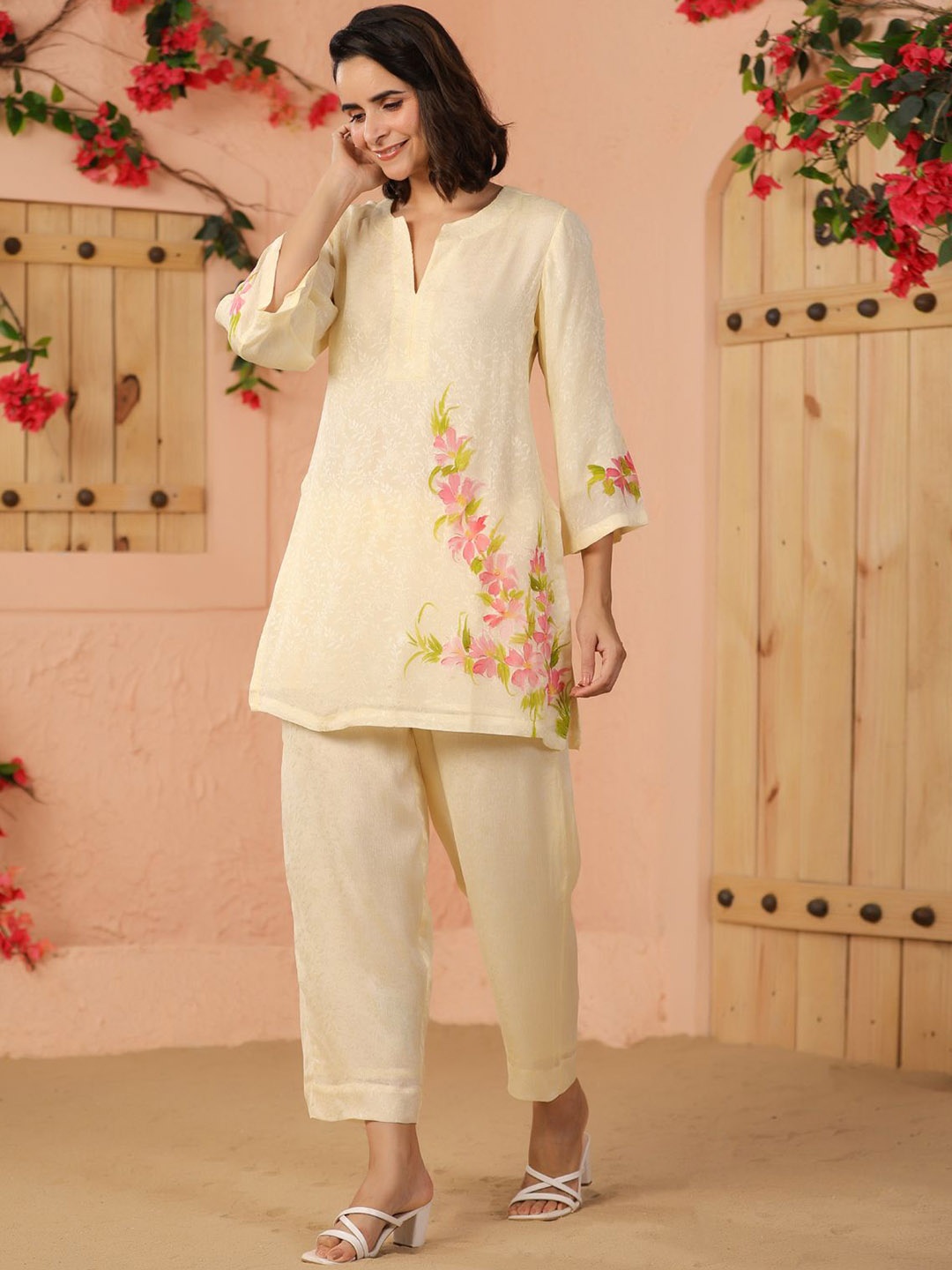 

Geroo Luxe Floral Printed Top With Trouser, Off white