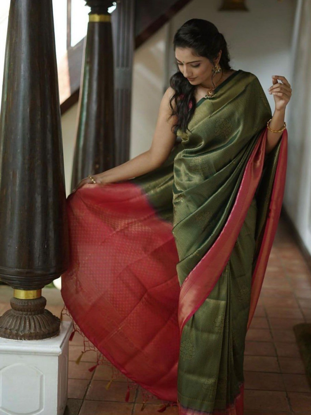 

Visit Wear Woven Design Zari Pure Silk Banarasi Saree, Green