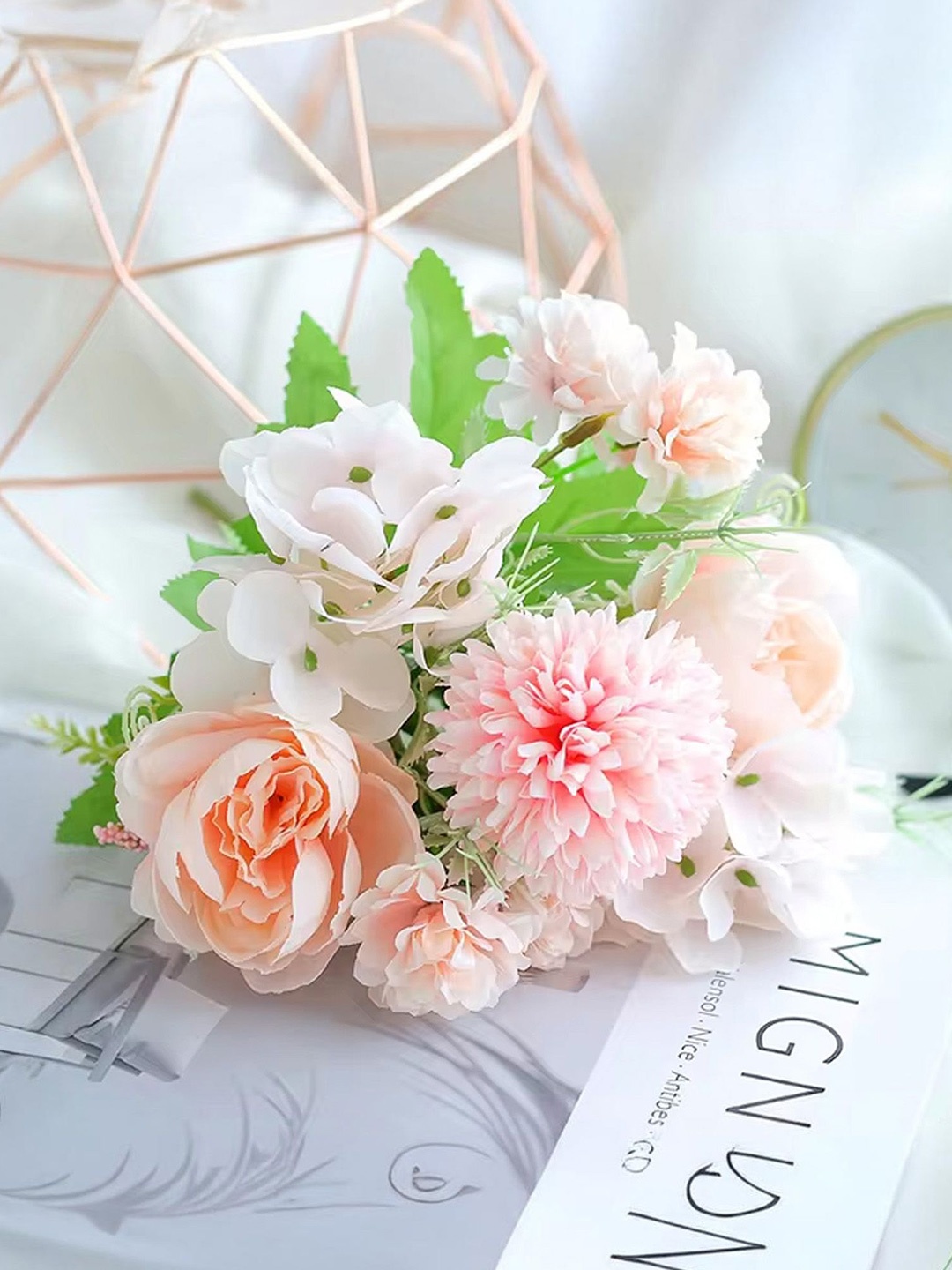 

Ekhasa Pink & White Daisy Artificial Flower