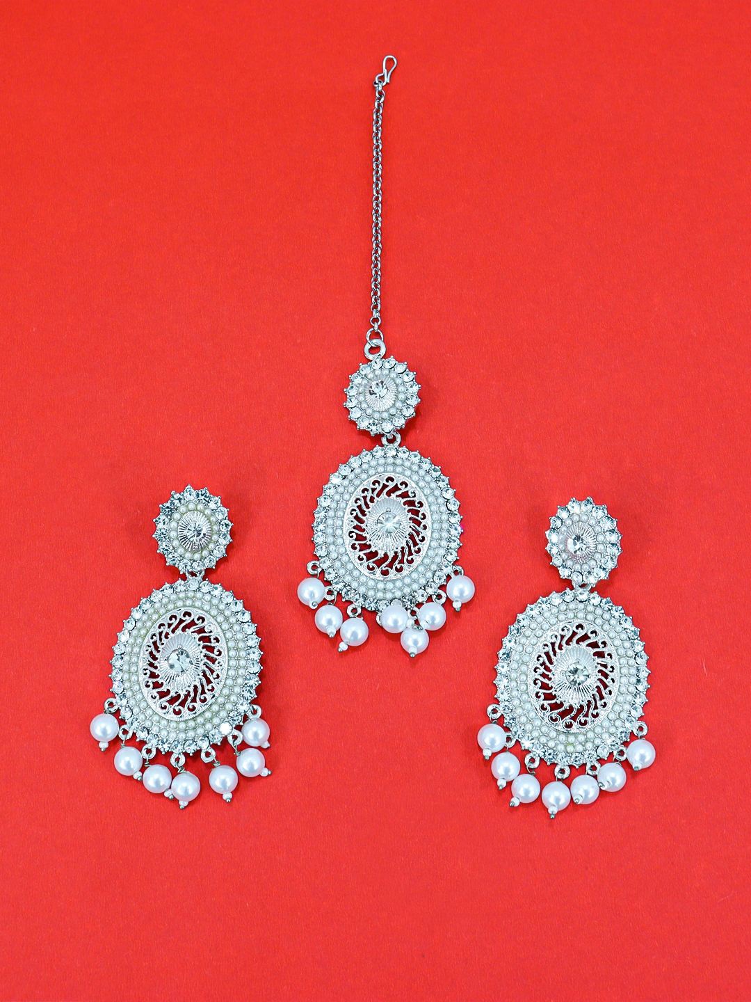

Krelin Sliver Plated Kundan Studded & Beaded Meenakari Jewellery Set, Silver