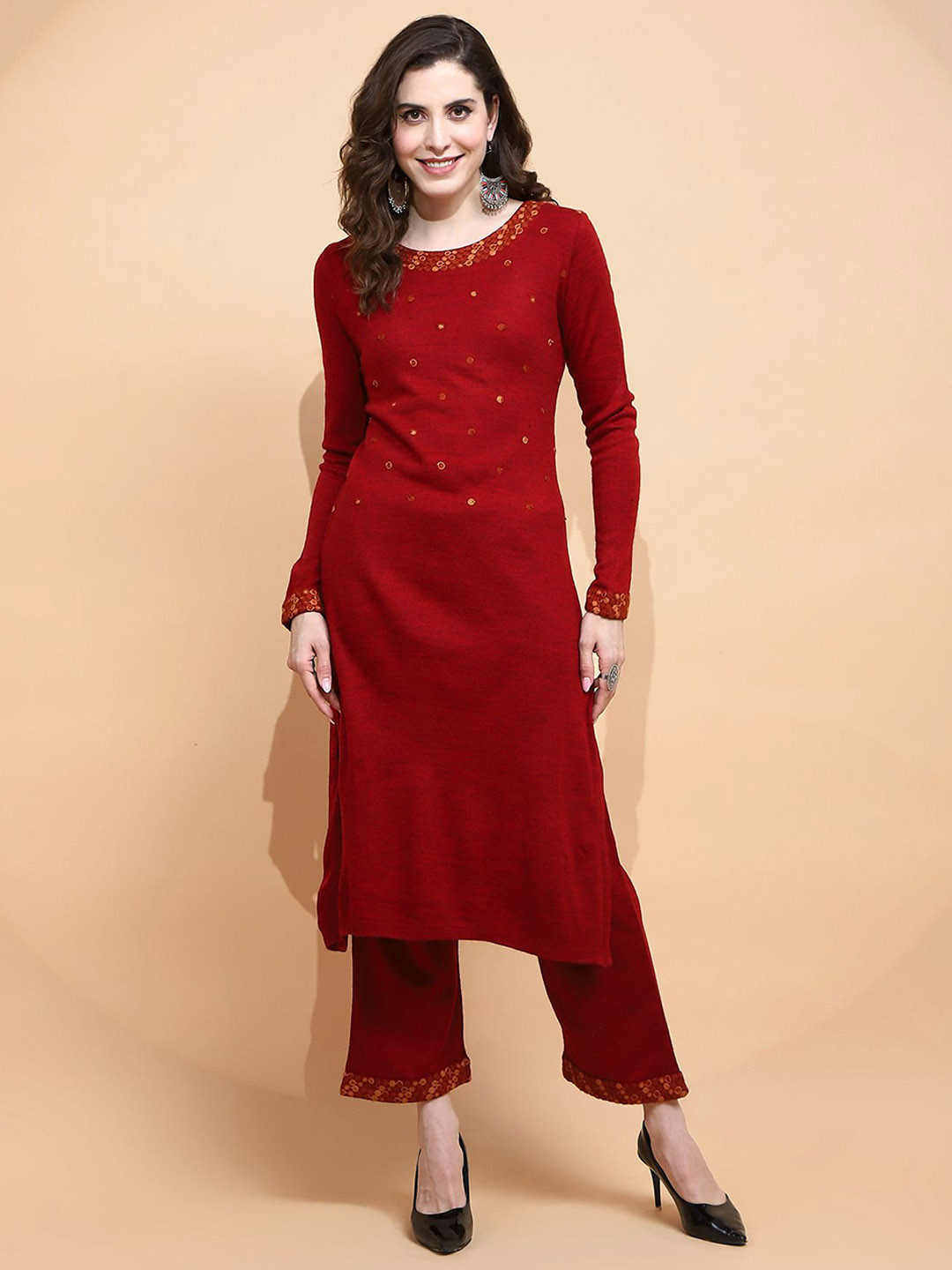 

Me&I Floral Embroidered Straight Kurta With Trousers, Maroon