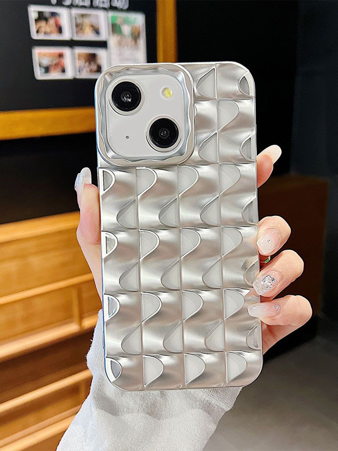 

Luxury Kase Texture iPhone 15 Back Case, Silver