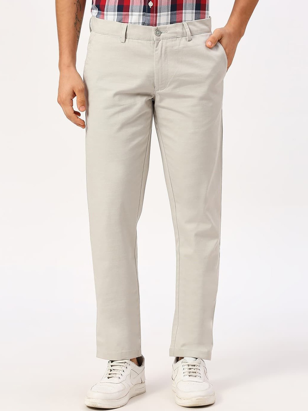 

Basics Men Tapered Fit Trousers, Green