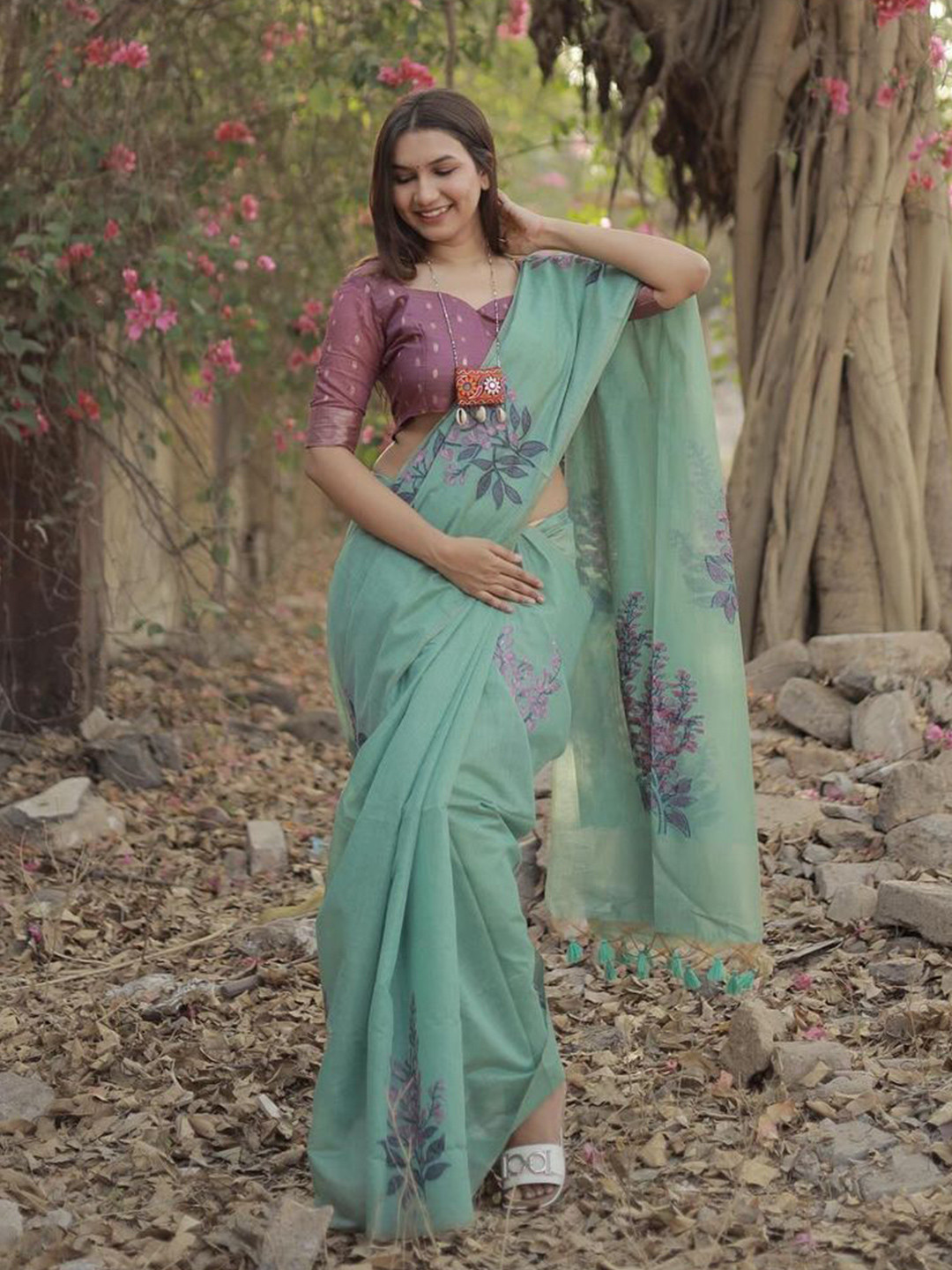 

Kandora Woven Design Zari Pure Silk Muga Saree, Green