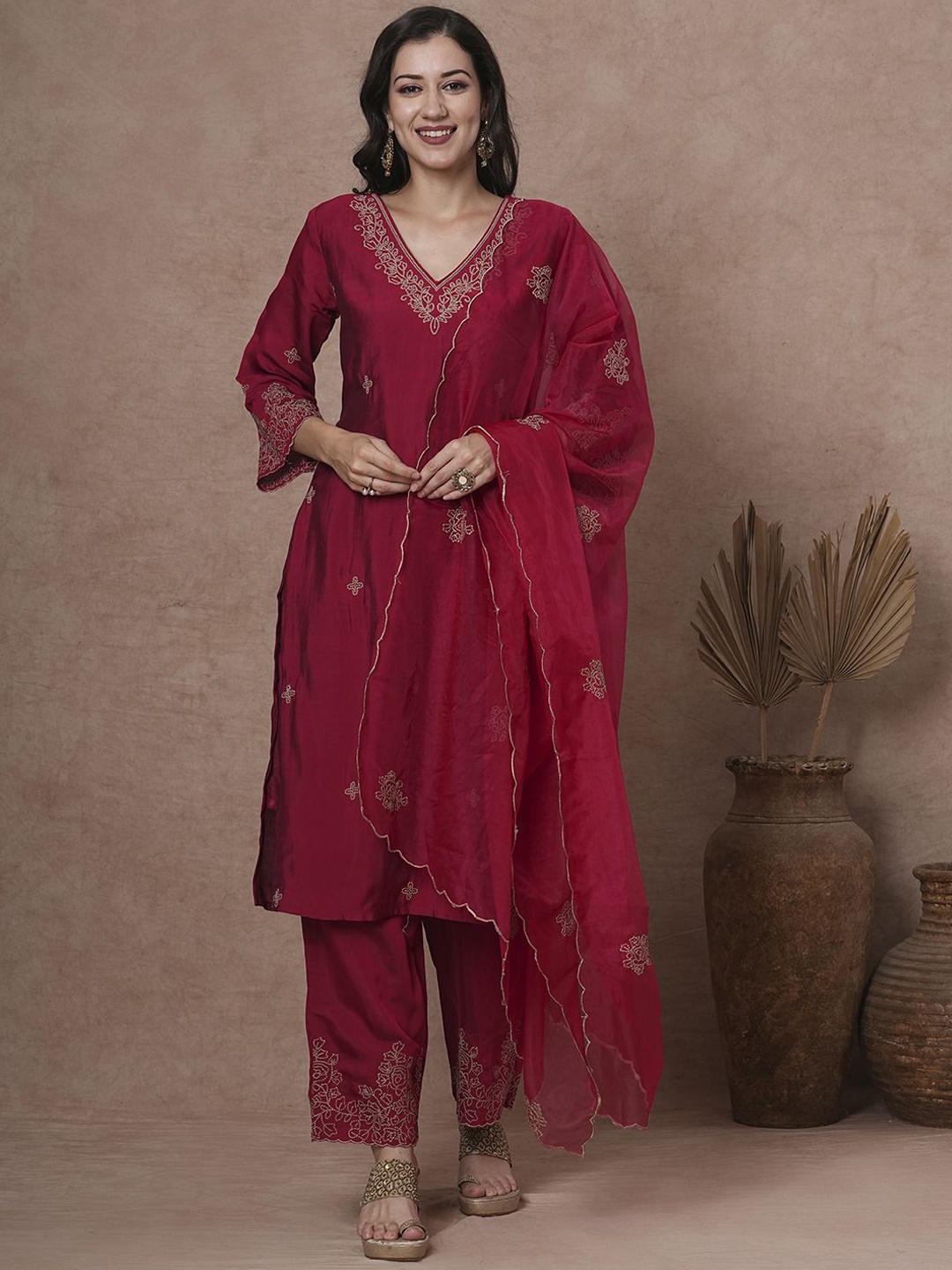 

FASHOR Ethnic Motifs Embroidered Sequinned Straight Kurta With Palazzo & Dupatta, Red