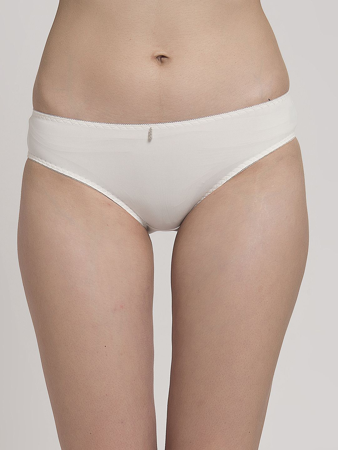 

MAKCLAN Women Low-Rise Basic Briefs, White