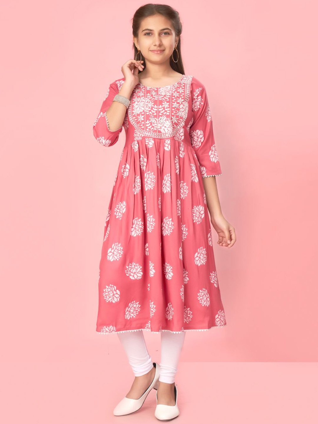 

Sangria Girls Pink Floral Printed Round Neck Thread Work Pure Cotton Kurta With Legging