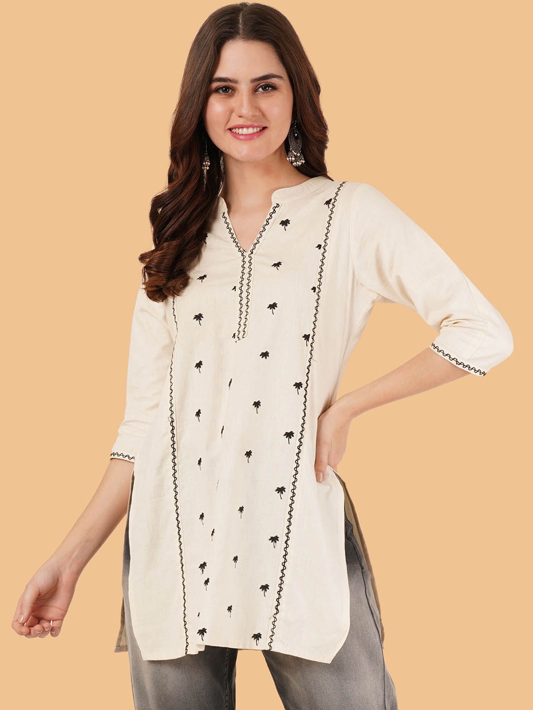 

Brownverse Ethnic Motifs Embroidered Regular Cotton Straight Kurta, Off white