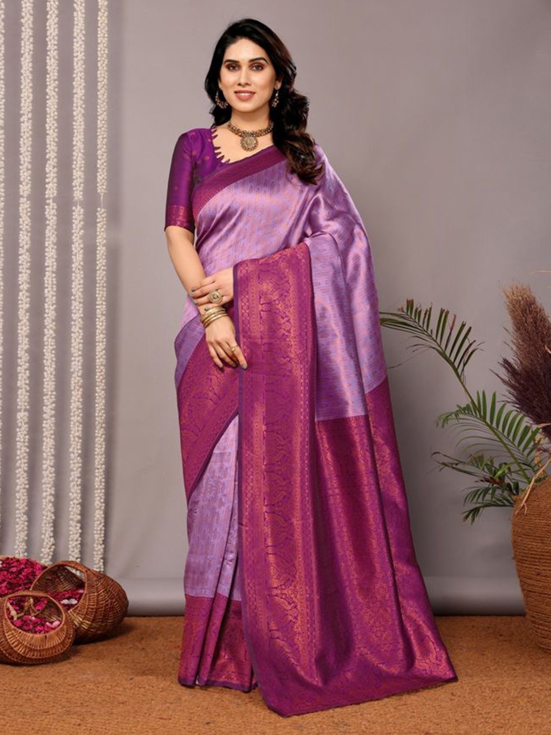 

RASVRITI Woven Design Zari Art Silk Banarasi Saree, Lavender