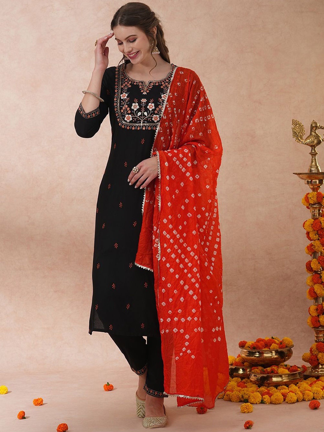

FASHOR Floral Embroidered Zari Straight Kurta With Trouser & Dupatta, Black