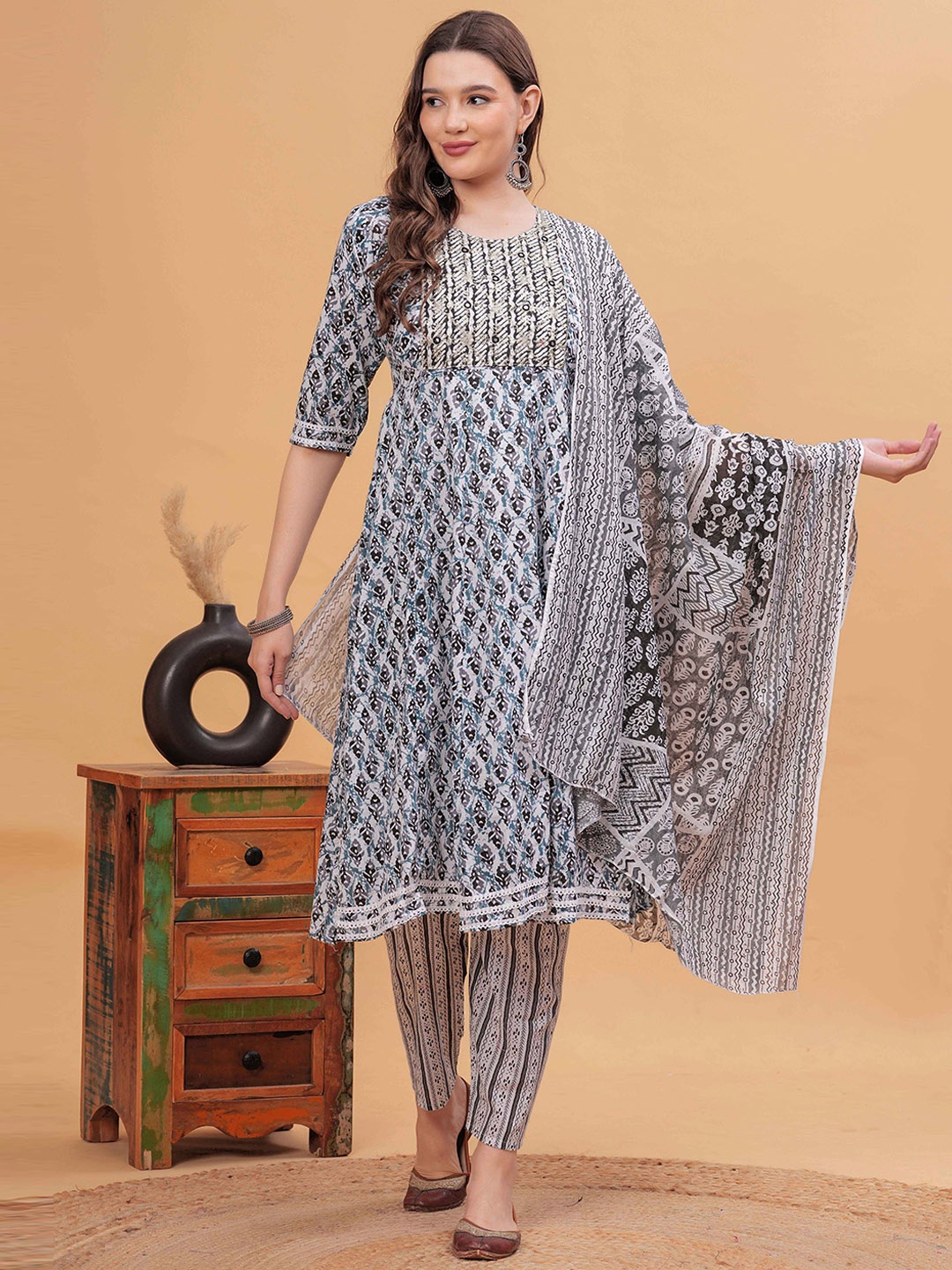 

kipek Ethnic Motifs Printed Pure Cotton Kurta with Trousers & With Dupatta, White