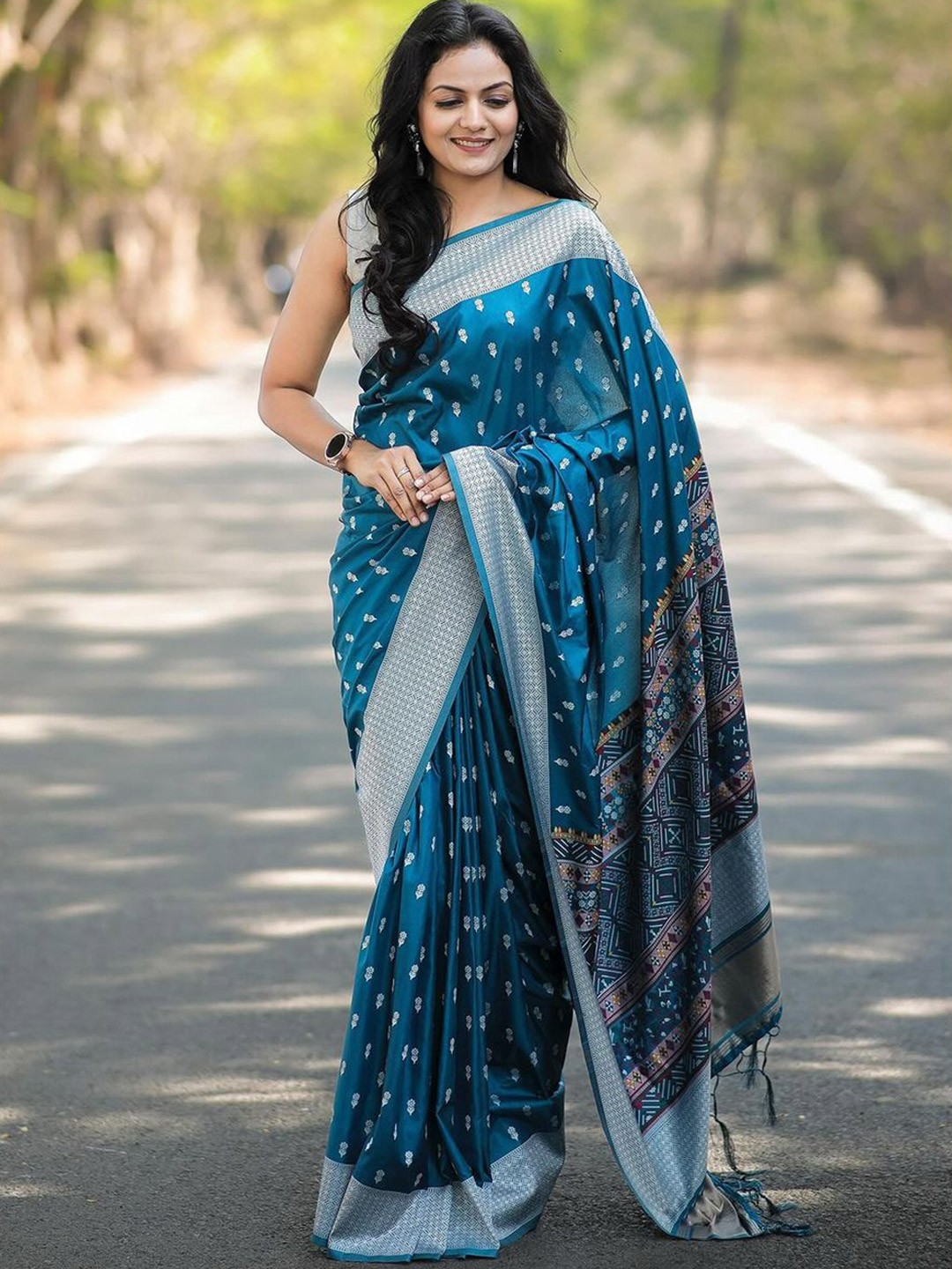 

Fashion Booms Ethnic Motifs Woven Design Zari Pure Silk Banarasi Saree, Teal