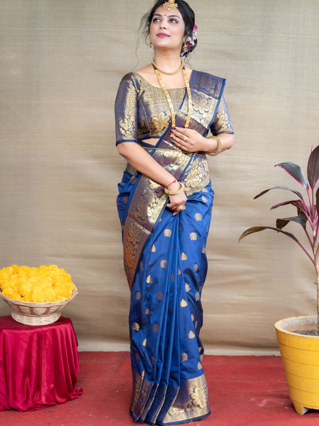 

Royal Rajgharana Saree Woven Design Zari Pure Silk Banarasi Sarees, Navy blue