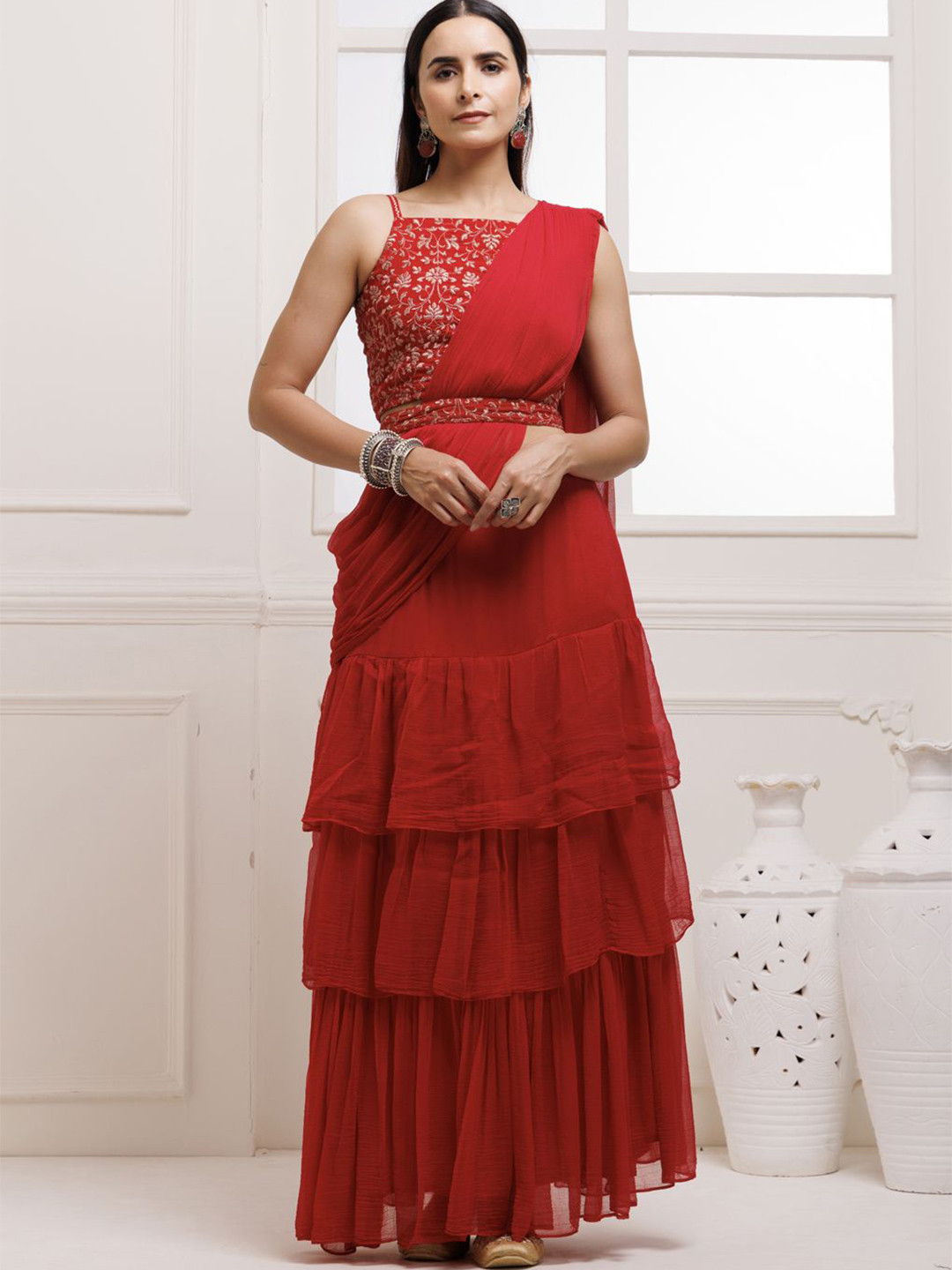 

Geroo Luxe Ready to Wear Saree, Red