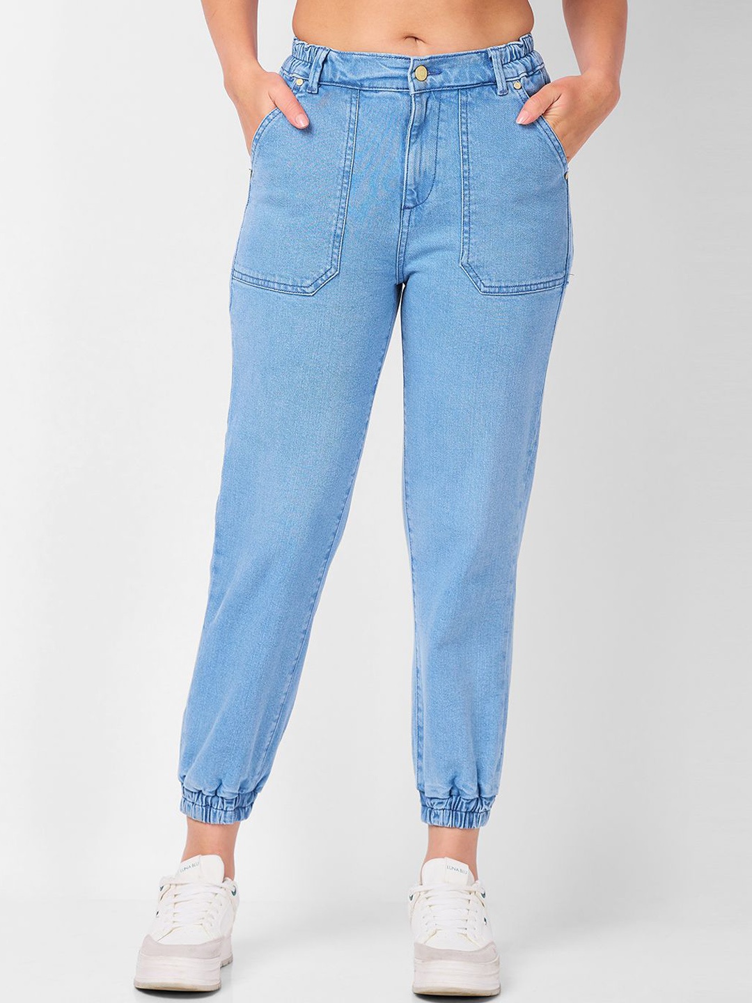 

IZEL Women Jogger Light Fade Jeans, Blue