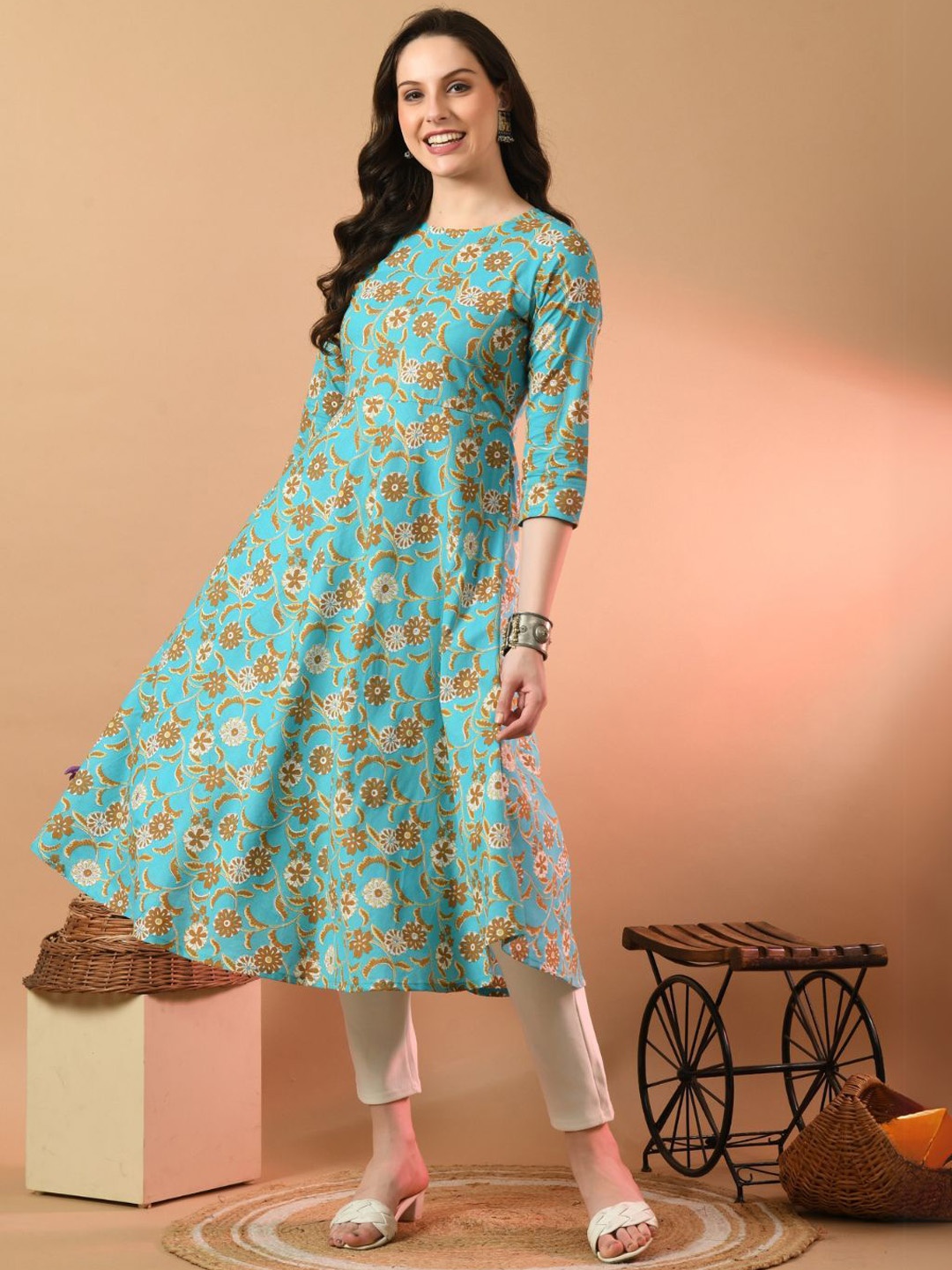 

FERANOID Floral Printed Cotton A-Line Kurta, Green