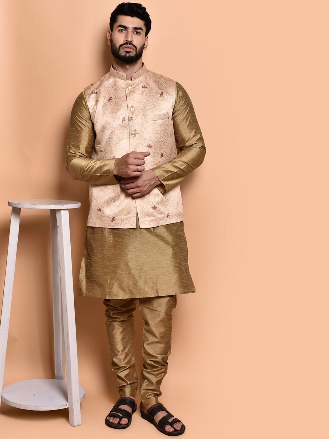 

PRINTINDIA Mandarin Collar Pure Silk Straight Kurta With Trouser & Nehru jacket, Gold