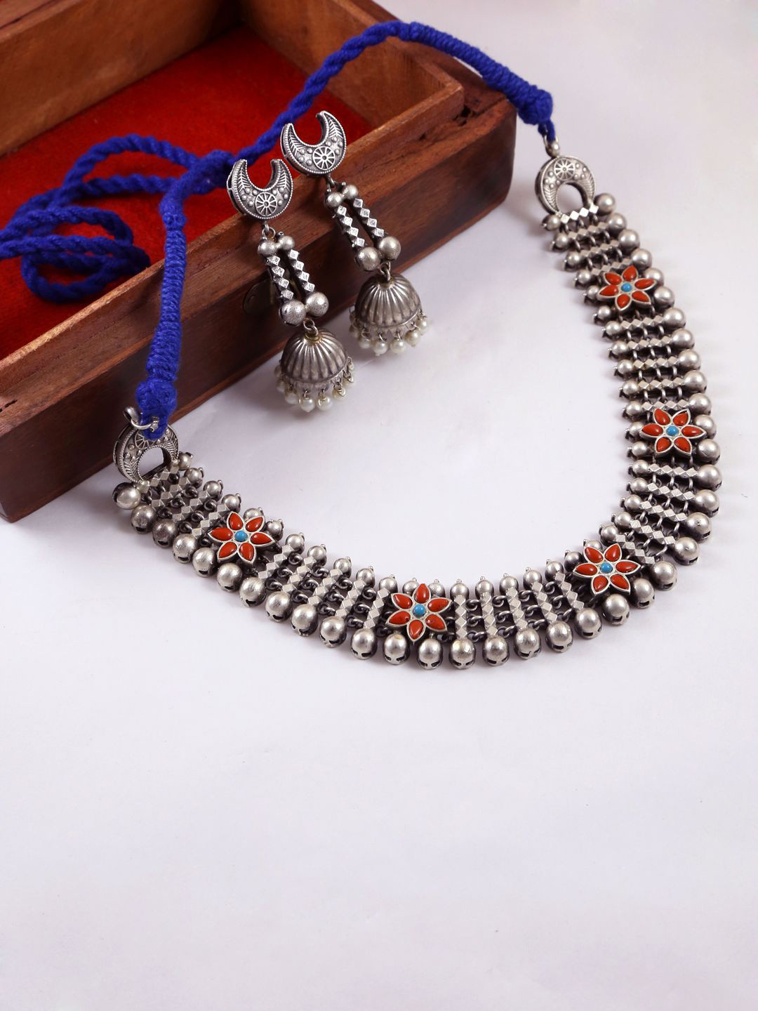 

Yinara Silver Oxidised Beaded Floral Elements Necklace Set