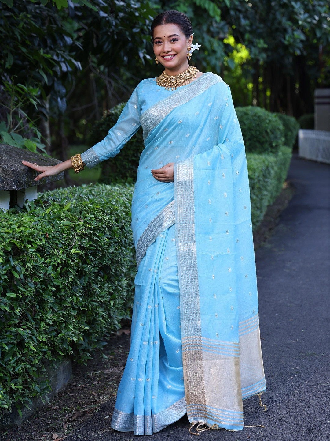 

Kandora Woven Design Zari Tissue Maheshwari Saree, Blue