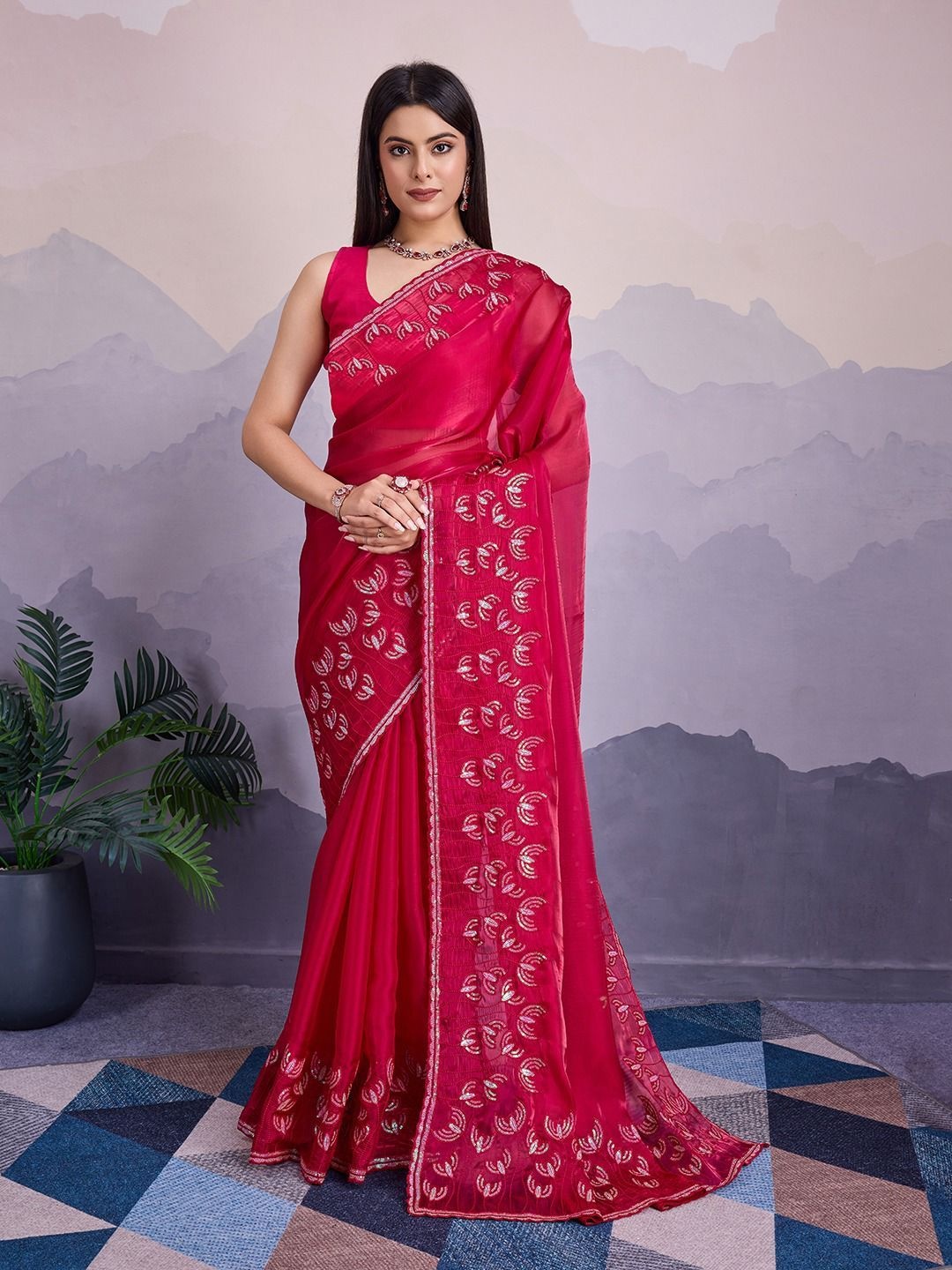 

VenderVilla Floral Sequinned Embellished Saree, Red