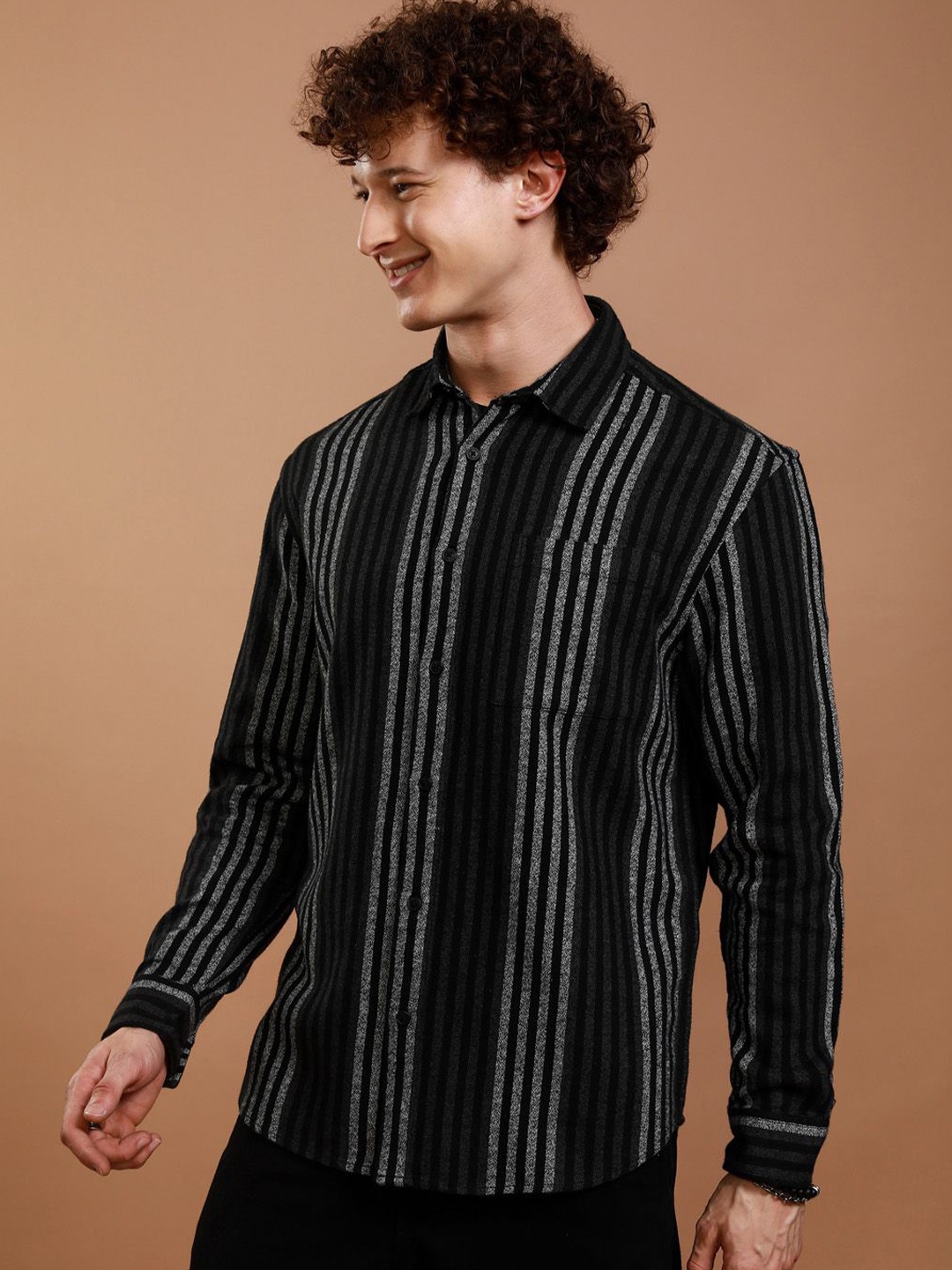 

HIGHLANDER Men Opaque Striped Casual Shirt, Black