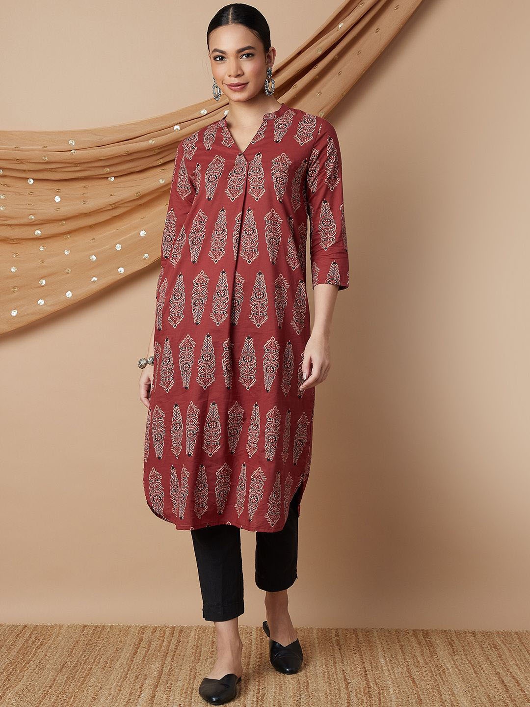 

Melange by Lifestyle Ethnic Motifs Printed A-Line Kurta, Maroon