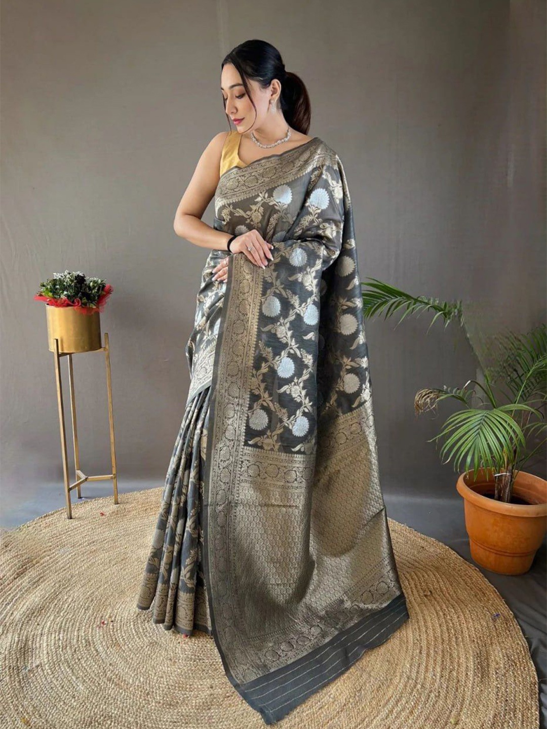 

Visit Wear Floral Woven Design Zari Pure Silk Banarasi Saree, Grey