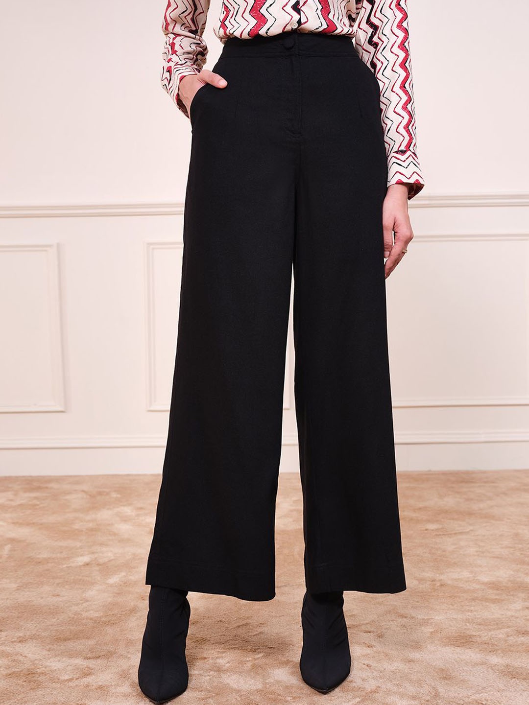 

AND Women Relaxed Fit Parallel Trousers, Black