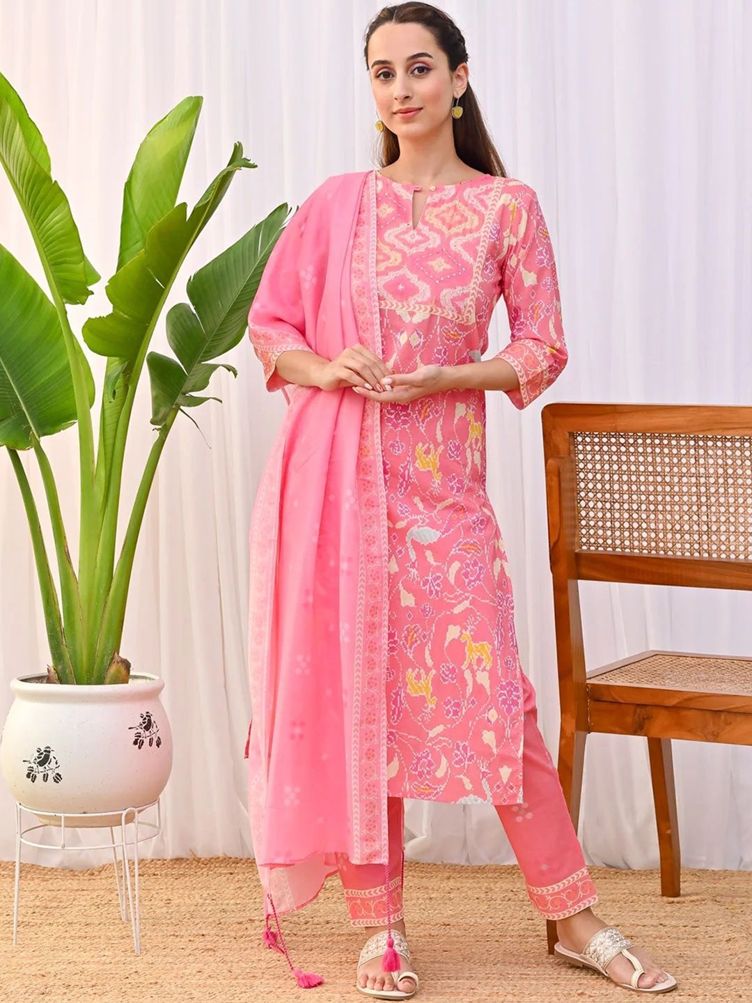 

LeeliPeeri Designer Floral Printed Keyhole Neck Kurta with Trousers & Dupatta, Peach