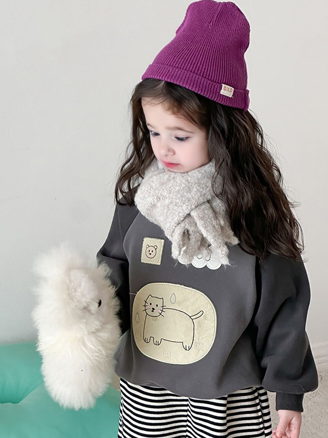 

FOREVER FRIDAY Girls Printed Round Neck Sweatshirt, Grey