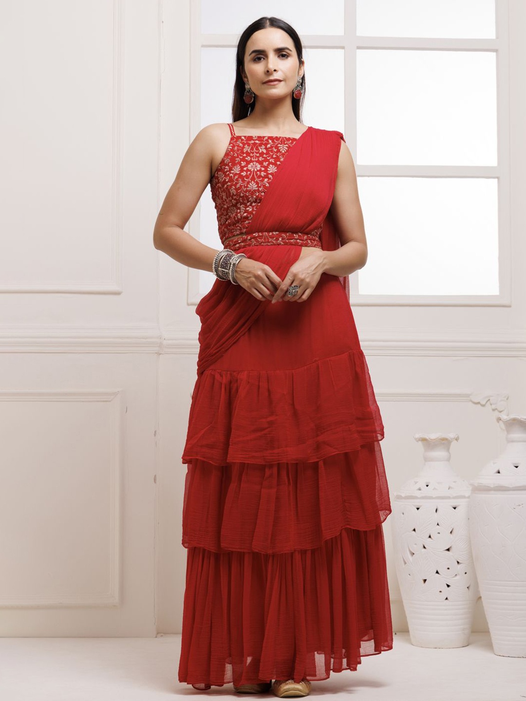 

Geroo Luxe Ready to Wear Saree, Red