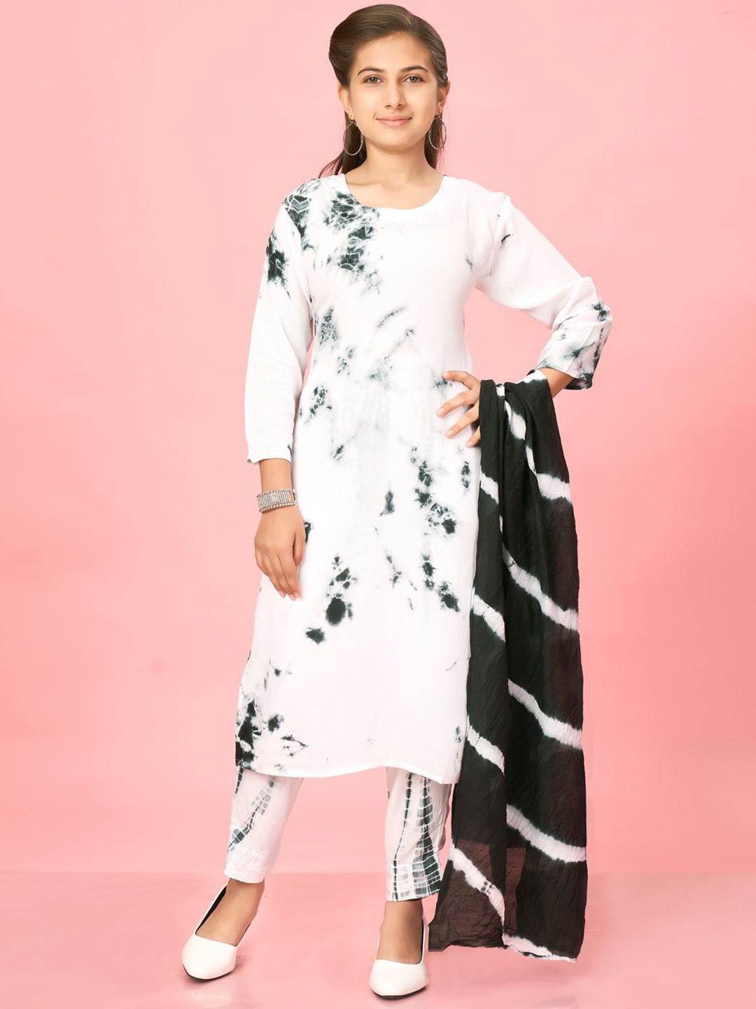 

Sangria Girls Tie & Dye Printed Pure Cotton Straight Kurta & Trouser With Dupatta Set, White