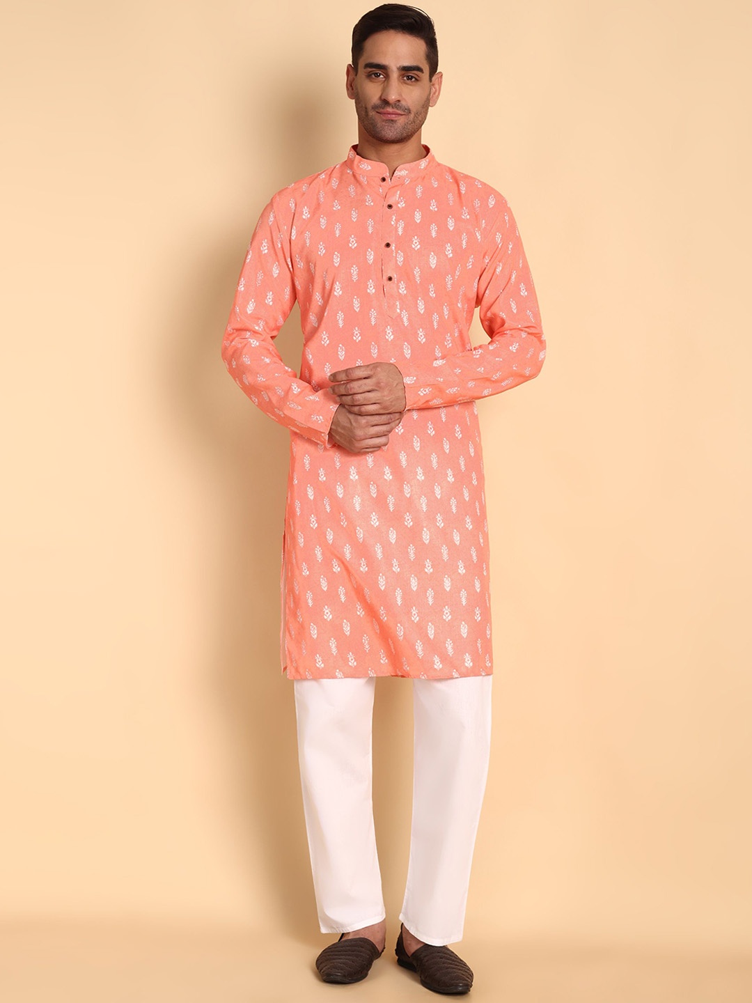 

Vardha Floral Printed Mandarin Collar Straight Kurta, Peach
