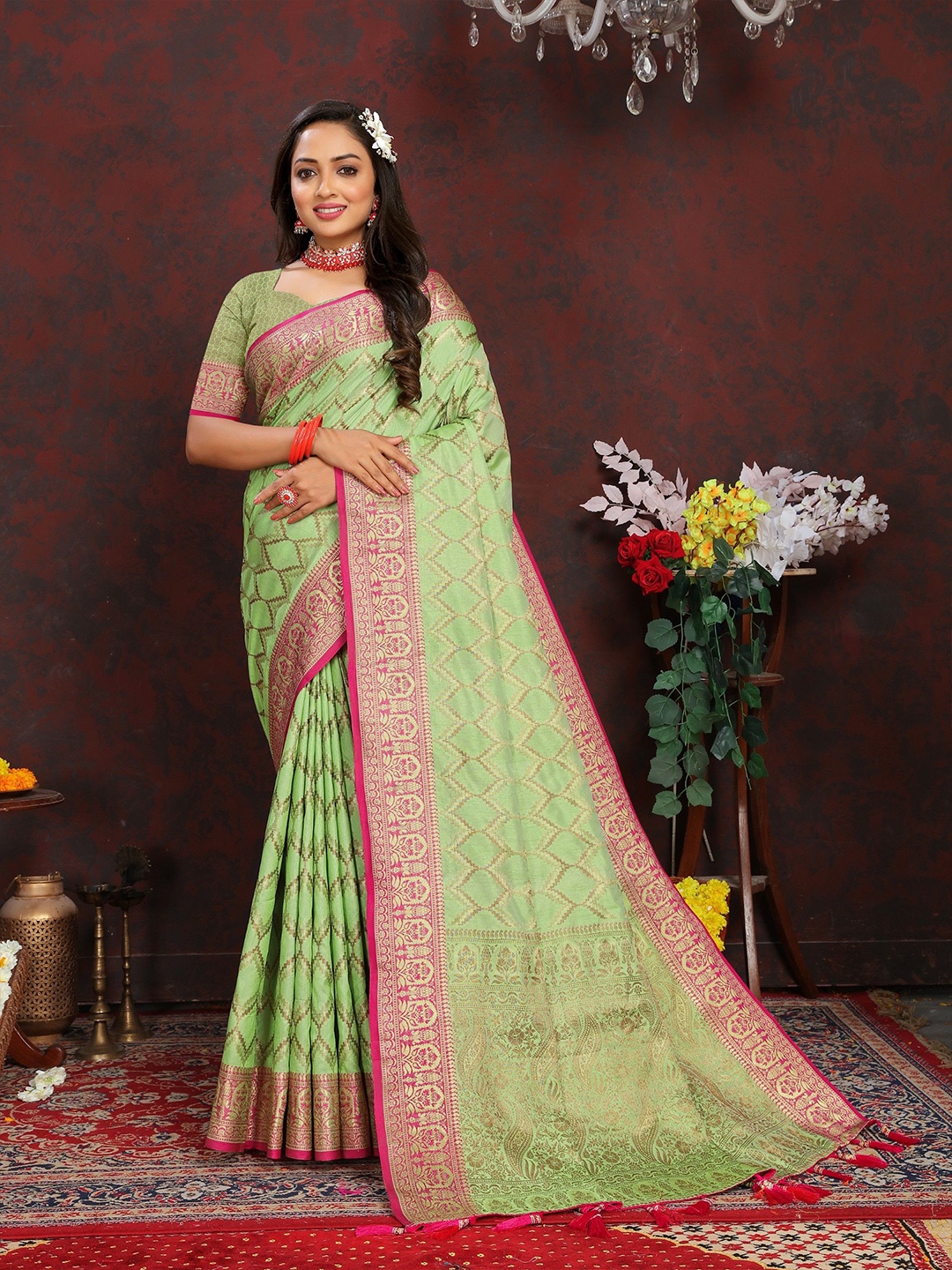

Anaita Woven Design Zari Banarasi Saree, Green