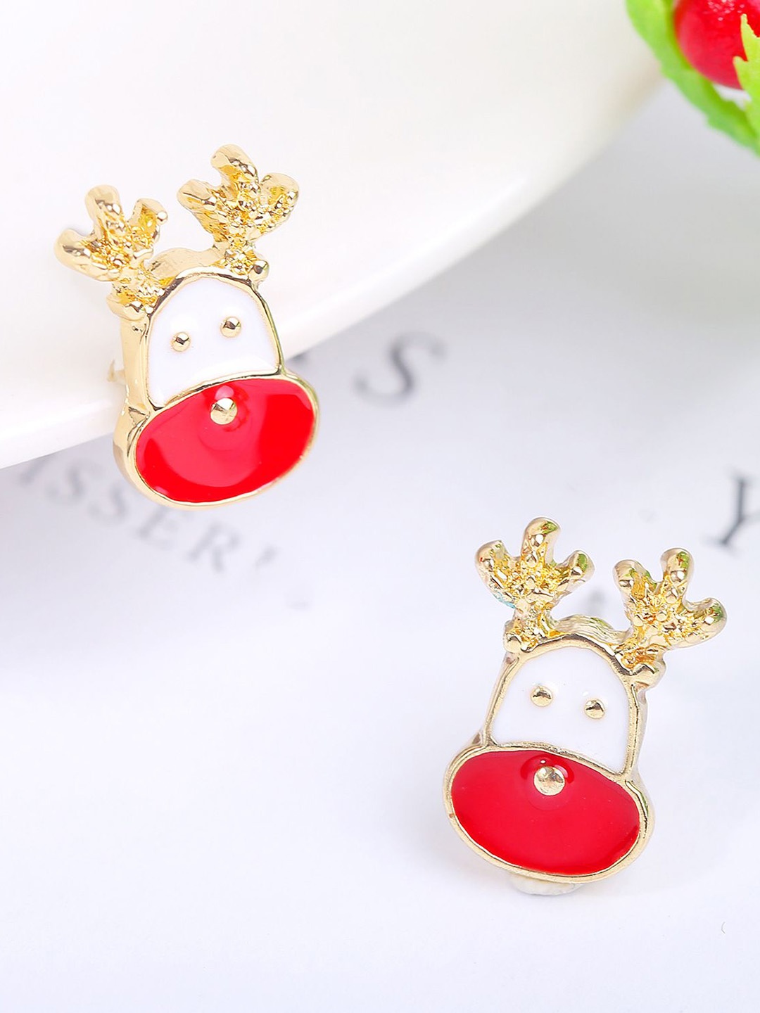 

StyleCast x Revolte Gold-Plated Animal Shaped Studs