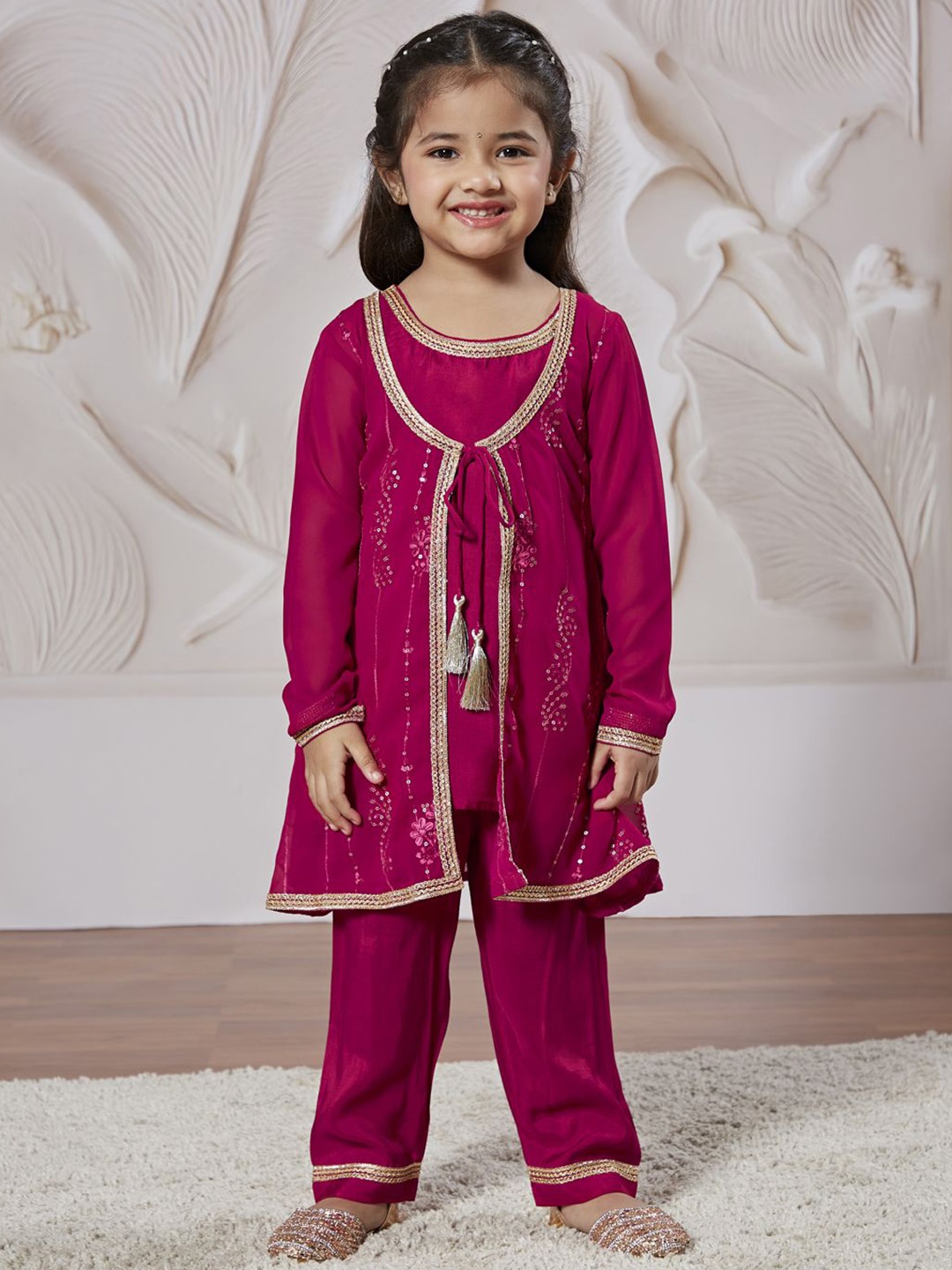 

VASTRAMAY Girls Foral Embroidered Layered Straight Kurta with Pyjamas, Fuchsia