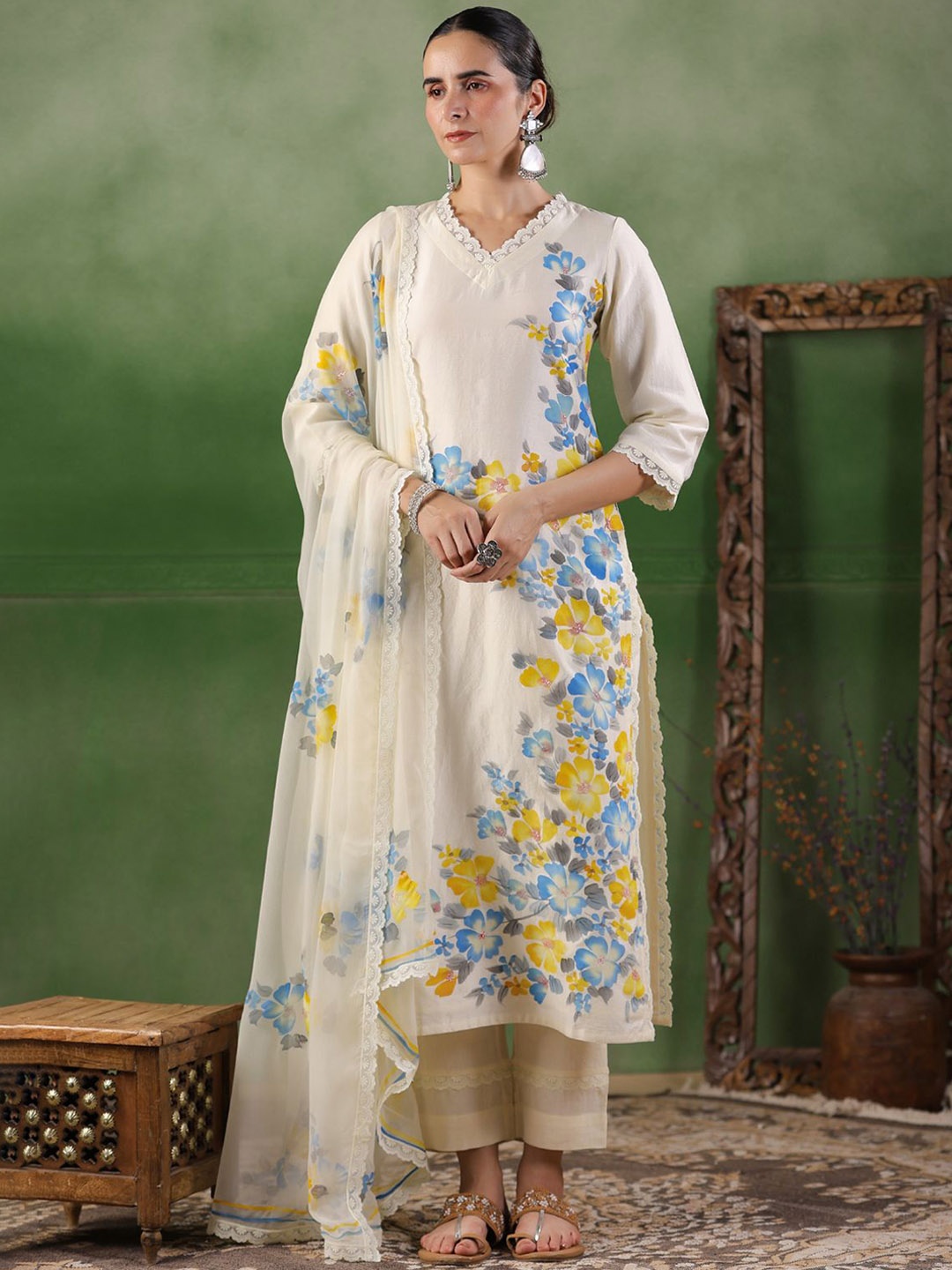 

Geroo Luxe Floral Printed Chanderi Cotton Kurta Straight Kurta with Trousers & Dupatta, White
