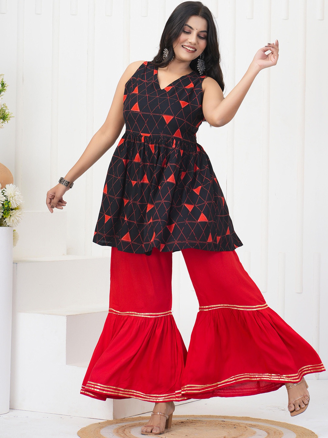 

Kamayra Geometric Printed Kurti With Sharara, Black