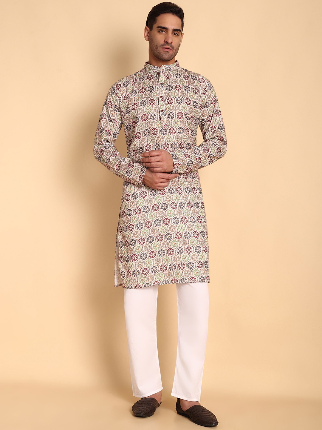 

Vardha Suzani Geometric Printed Mandarin Collar Cotton Straight Kurta, Beige