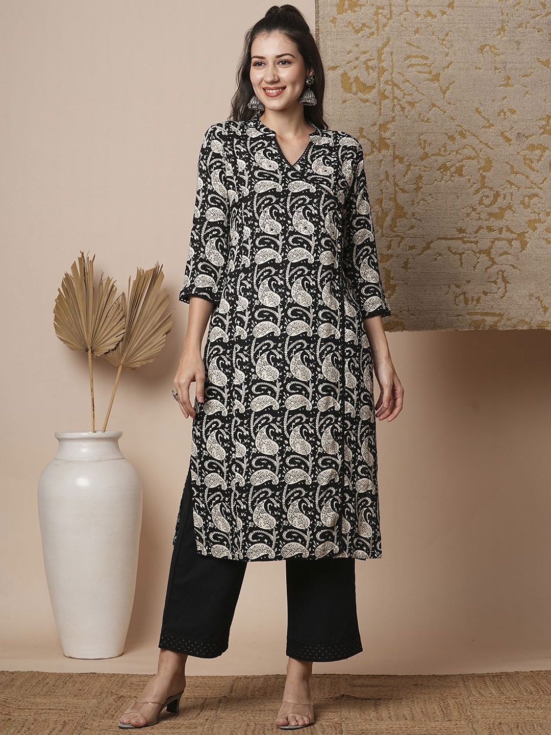 

FASHOR Paisley Printed Mandarin Collar Cotton Straight Kurta, Black