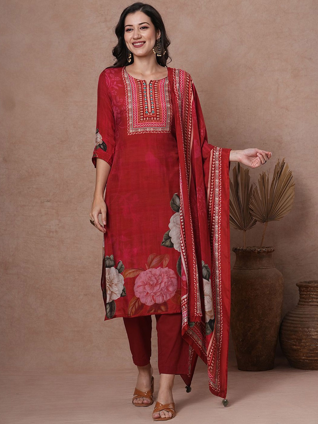 

FASHOR Floral Embroidered Straight Kurta With Trousers & Dupatta, Red